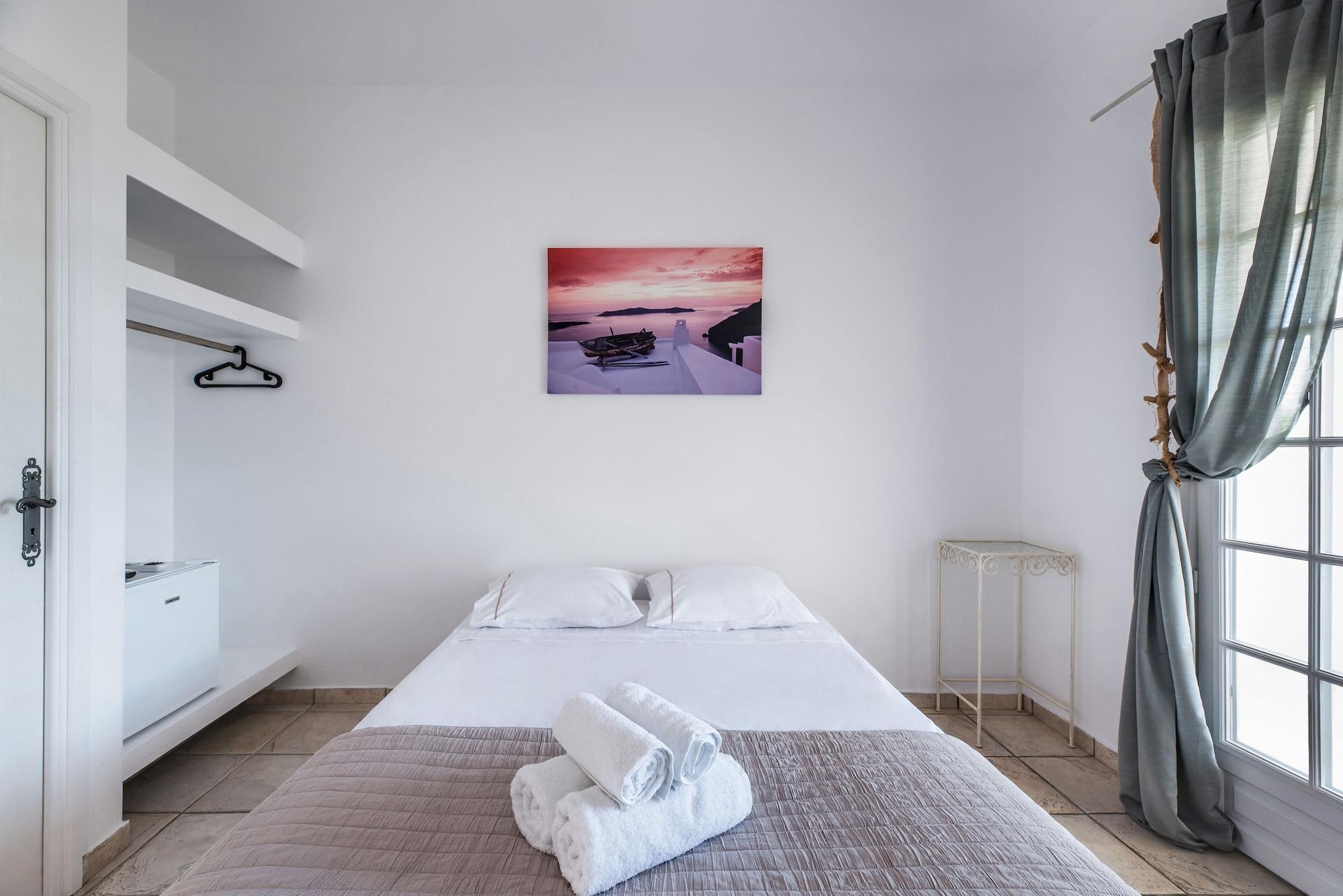 Lavarock Santorini 페리사 외부 사진