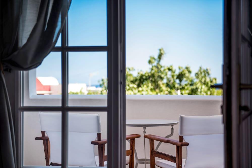 Lavarock Santorini 페리사 외부 사진