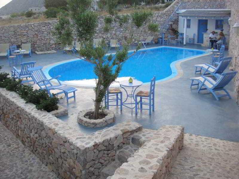 Lavarock Santorini 페리사 외부 사진
